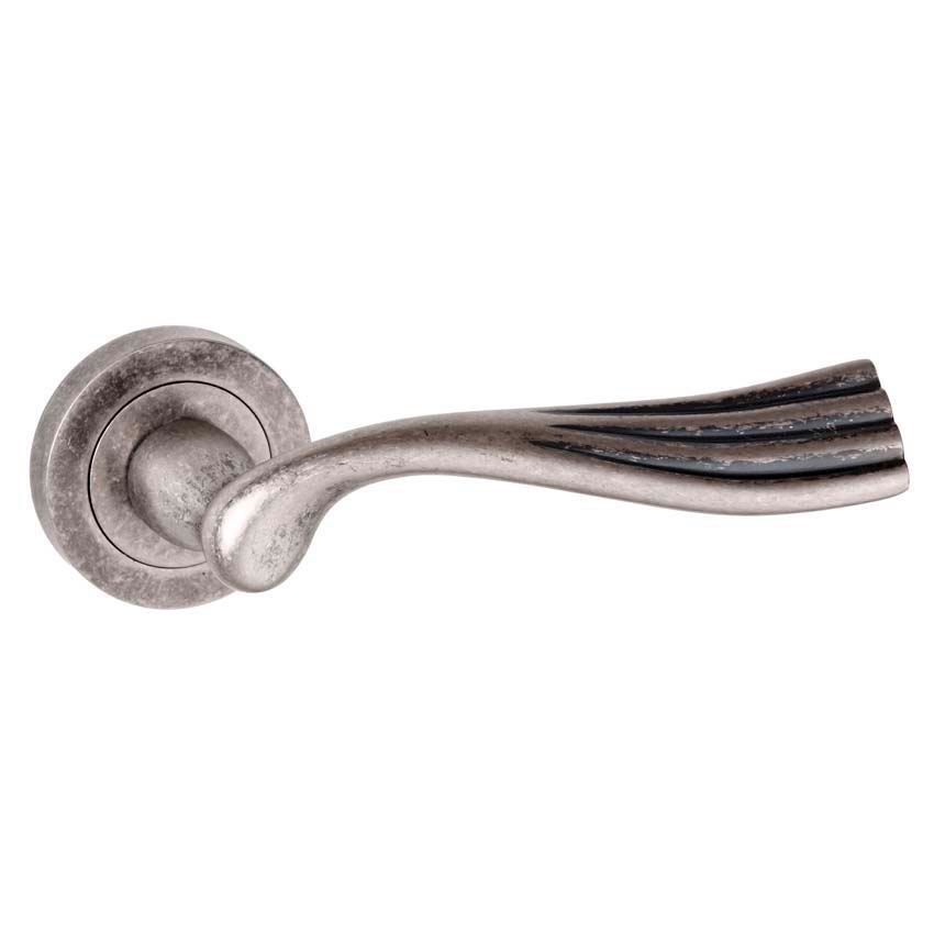 Picture of Richmond Door Handle - OE110DS