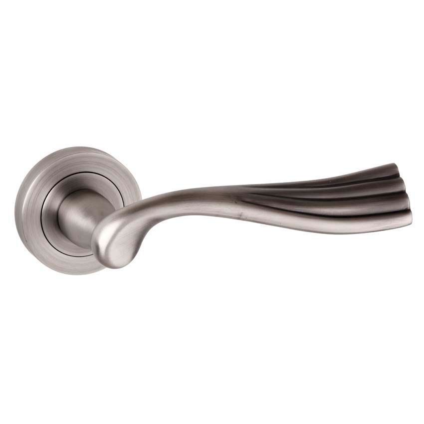 Picture of Richmond Door Handle - OE-110-MBN