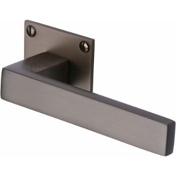 Picture of Delta Door Handle - BAU1928MB