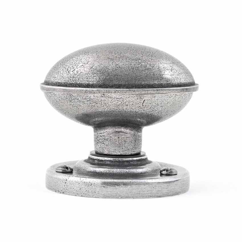 Finesse Lincoln Pewter Door Knob - side view - FD189