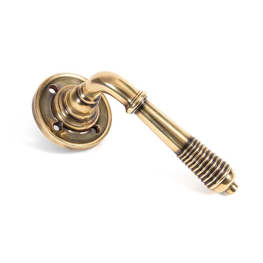 Reeded Lever on Rose in Aged Brass - 33087