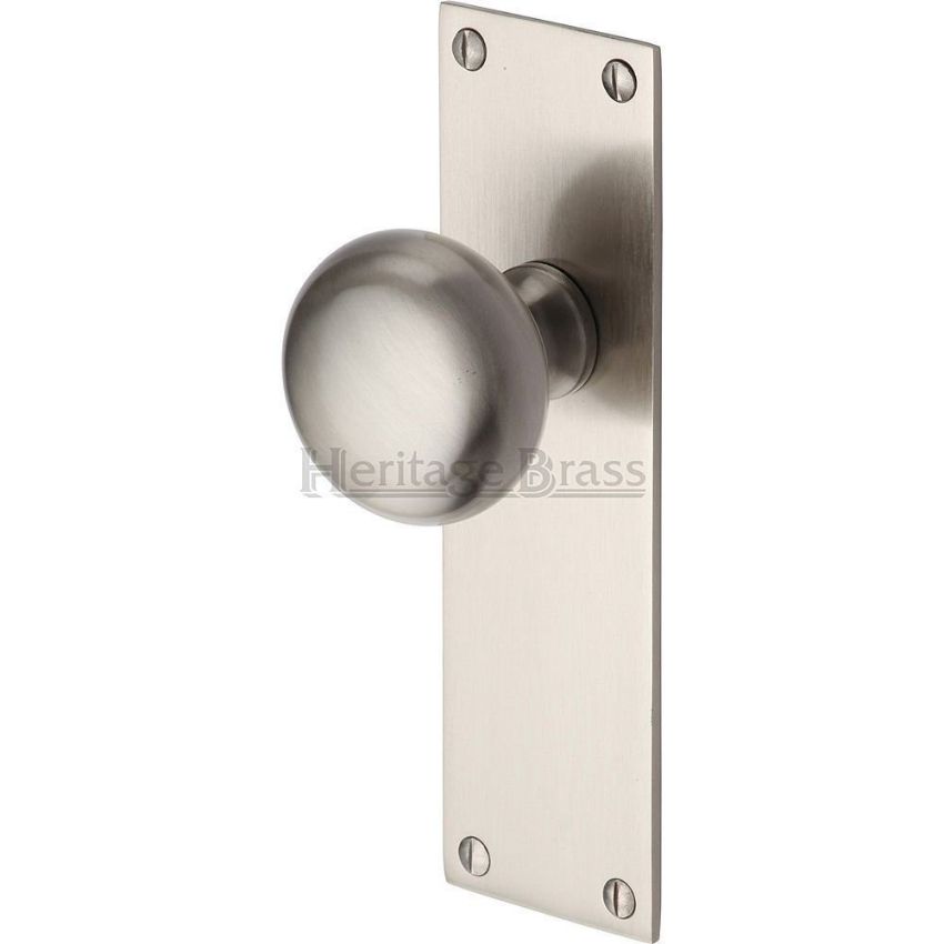 Picture of Balmoral Door Knob on Backplate - BAL8510SN