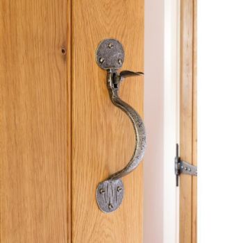 Pewter Finish Thumblatch Insitue