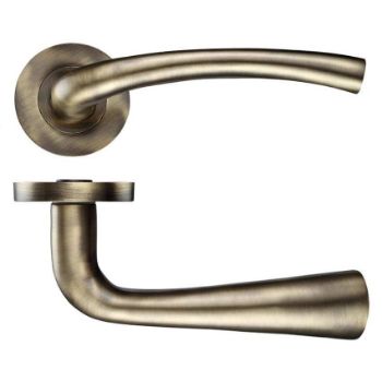 Assisi Door Handle - ZPZ010FB