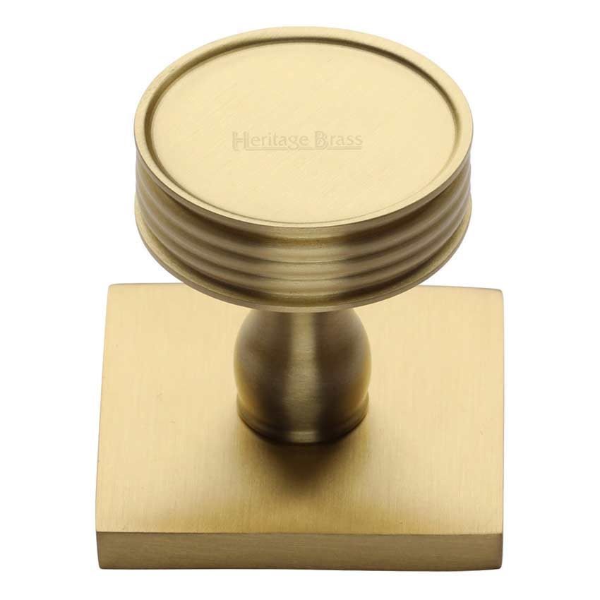 Venetian Design Cabinet Knob on a Backplate in Satin Brass - SQ4547-SB 