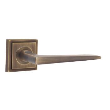 Knightsbridge Lever on a Stepped Square Rose - Antique Brass - BUR20AB BUR152AB Knightsbridge Lever on a Stepped Square Rose - Antique Brass - BUR20AB BUR152AB