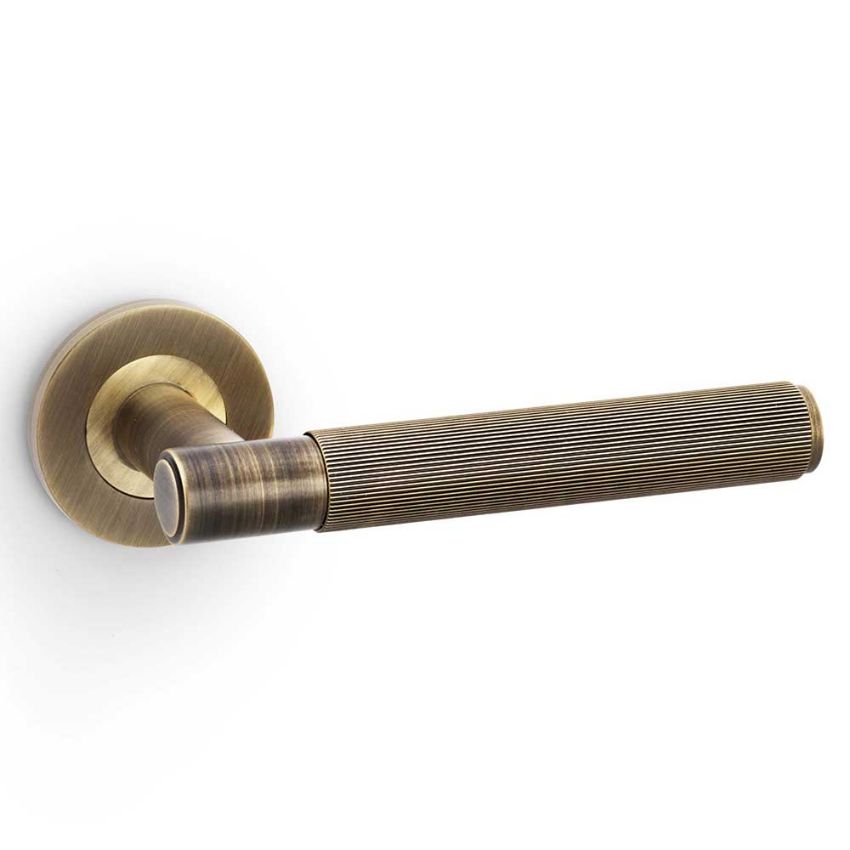 Picture of Alexander and Wilks - Spitfire Reeded Door Handle on Round Rose - AW222AB