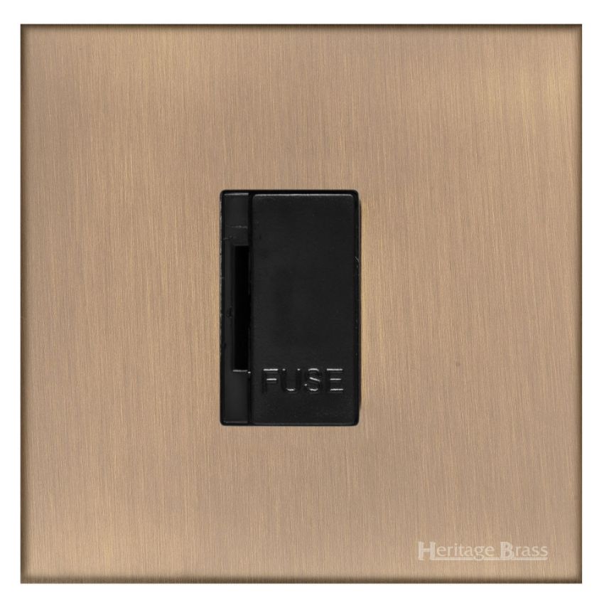 Picture of Unswitched Spur (13 Amp) In Antique Brass - W91.650.BK