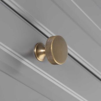 Picture of Berlin Knurled Cupboard Knob in Antique Brass- AW841-38-AB