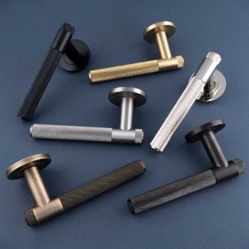 Picture of Alexander & Wilks Knurled Kingston Lever on Rose In Black - AW240BL