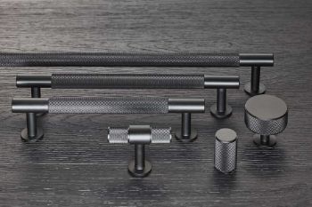 Picture of Knurled Pull Cabinet Handle - Polished Chrome - FTD700CP