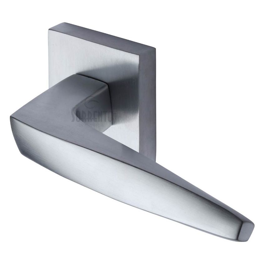 Picture of Serpentine Door Handle in Satin Chrome finish - SC-CSQ6400-SC