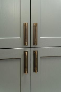 Picture of Knurled Pull Cabinet Handle - Antique Brass - FTD700AB