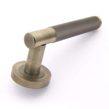 Knurled Handle Latch Pack in Antique Brass - JV850ABLT 