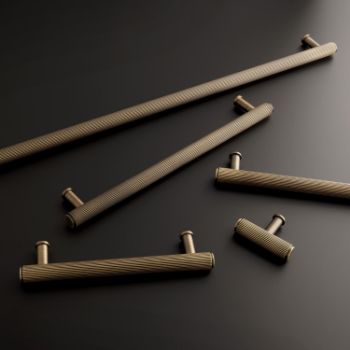 Picture of Reeded T-bar Cupboard Pull Handle in Antique Brass - AW809R-AB
