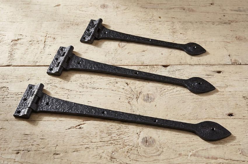 Category Specialist Hinges