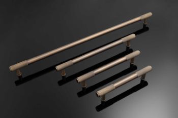 Picture of Washington Reeded End Cabinet Pull- AW854R-128-AB