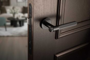 Picture of Kingston Reeded Lever on Round Rose - Black - AW242BL