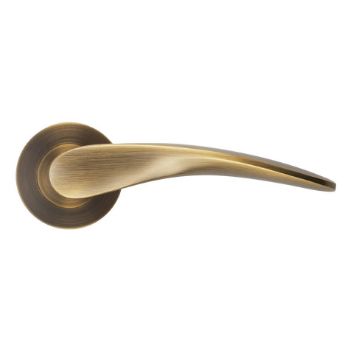 Picture of Merida Door Handle on a Rose In Antique Brass- ZPA070-AB