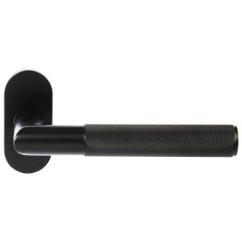 Picture of Knurled lever on an oval rose in powder coated black - DHKORMB